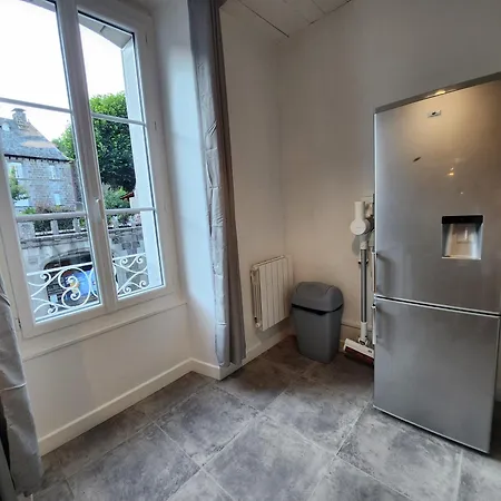Chaleureux Appartement Refait A Neuf Vic-sur-Cere Exterior photo